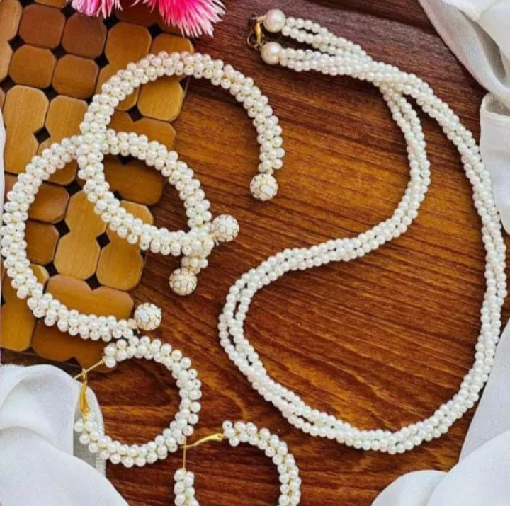 Women Pearl Elegant Jewellery Set ,kangan, Mala & Earrings Pearl Set(white)